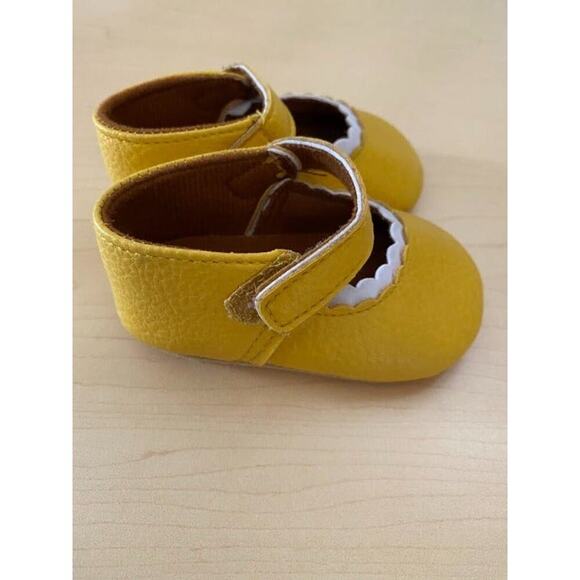 Baby Magic Pre-Walker US 1 Yellow Casual Dress Ballerina Booties Front Strap - Picture 4 of 7